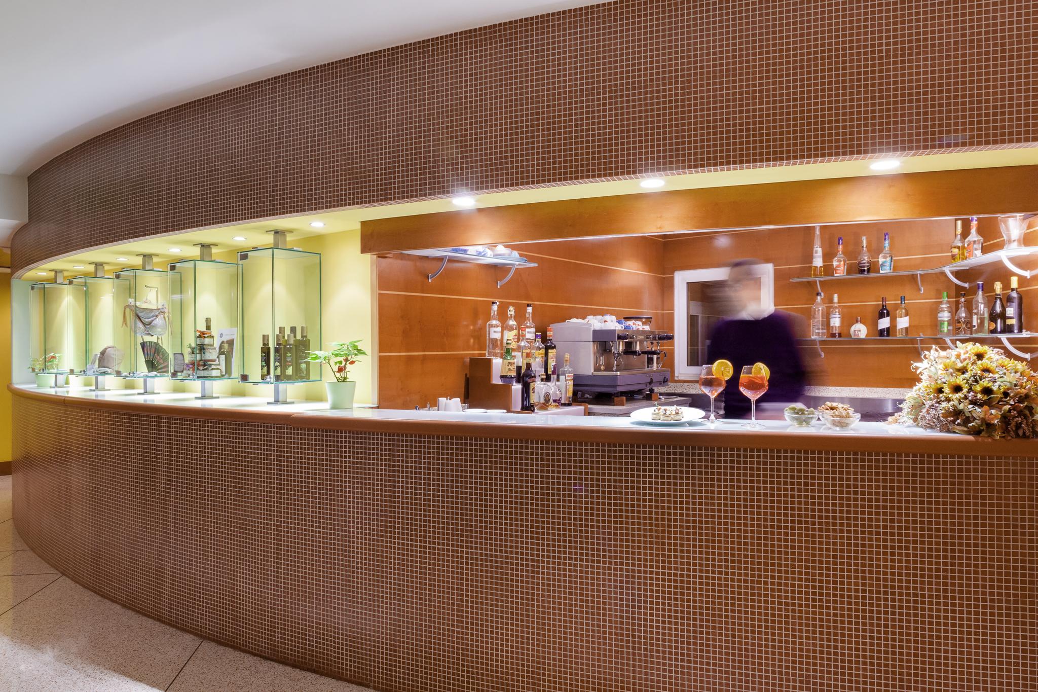 ไอบิส สไตล์ บารี โจวินัซโซ Hotel โจวีนัซโซ ภายนอก รูปภาพ