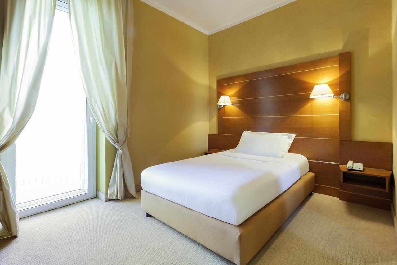 ไอบิส สไตล์ บารี โจวินัซโซ Hotel โจวีนัซโซ ภายนอก รูปภาพ